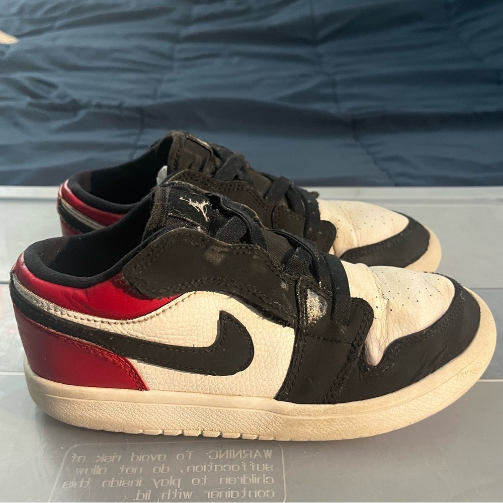 Nike Air Jordan Size 2 Y ALT Black Toe White Gym Red BQ6066-116 PS 1 Low Shoes